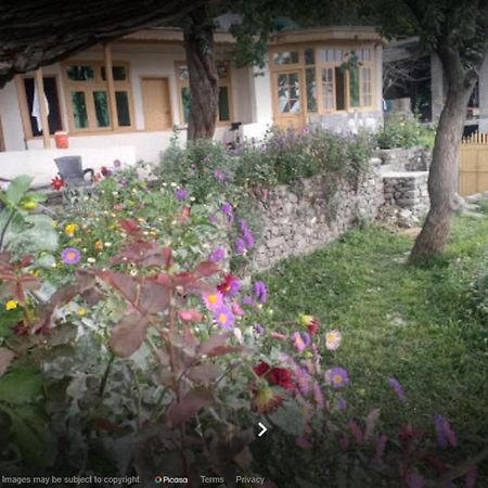 Mountain Refuge Guest House Karimabad  المظهر الخارجي الصورة